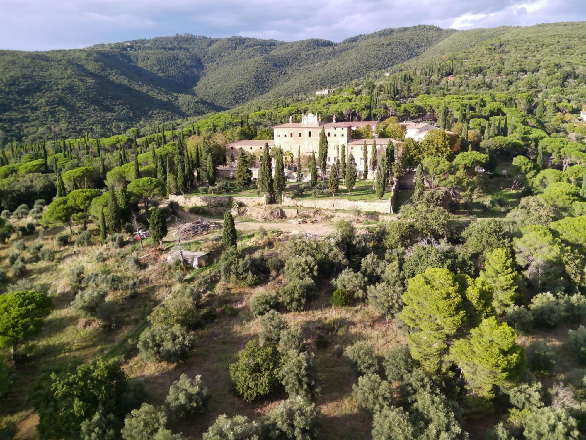 Tra Lago E Collina Passignano sul Trasimeno Luaran gambar